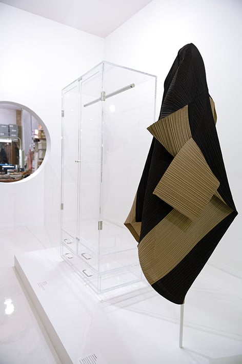 Issey Miyake : Une révolution vestimentaire pour une mode contemporaine 1